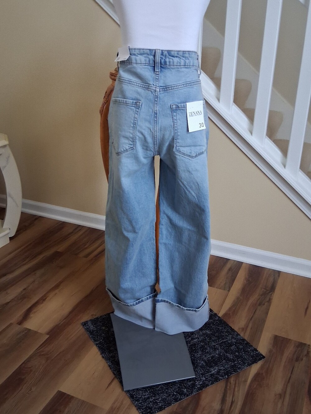 Zenana Outfitters Light Wash Denim High Rise Cuffed Wide Leg Jean Sz 30 NWT - Picture 2 of 11